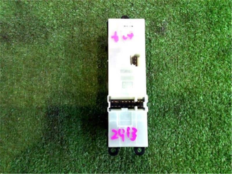 Power Window Switch NISSAN Serena 2007 DBA-C25 — photo 2
