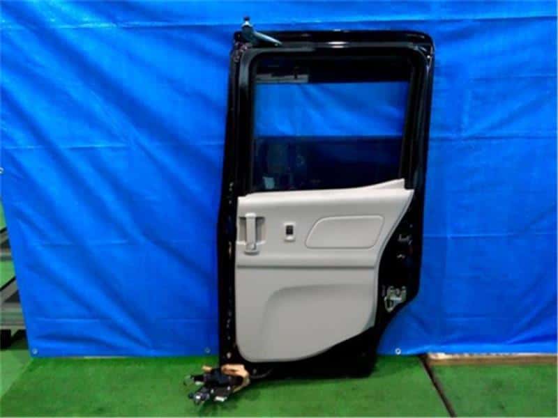 Rear Right Door Assembly NISSAN Roox 2019 DBA-B21 — photo 4