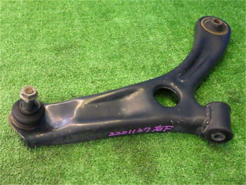 Front Right Lower Control Arm SUZUKI Alto Lapin 2013 DBA-HE22S 4520185K11 — photo 3
