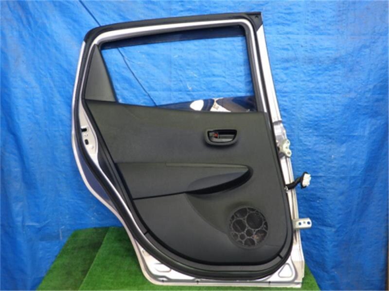 Rear Left Door Assembly TOYOTA Vitz 2012 DBA-NSP130 — photo 2