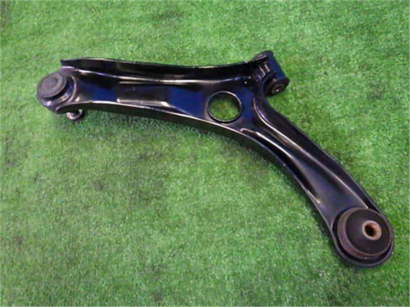 Front Right Lower Control Arm SUZUKI Wagon R Stingray 2012 DBA-MH34S 4520185K11 — photo 2
