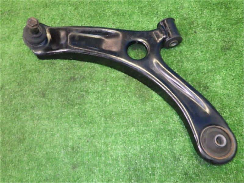 Front Left Lower Control Arm SUZUKI Wagon R Stingray 2012 DBA-MH34S 4520285K11 — photo 1