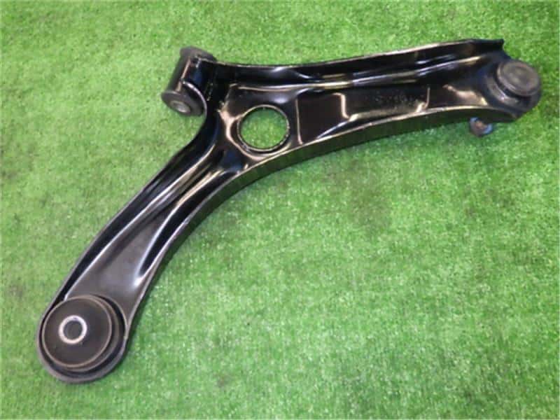 Front Left Lower Control Arm SUZUKI Wagon R Stingray 2012 DBA-MH34S 4520285K11 — photo 2