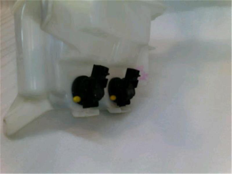 Windshield Washer Reservoir Tank TOYOTA vellfire 2011 DBA-ANH20 — photo 2