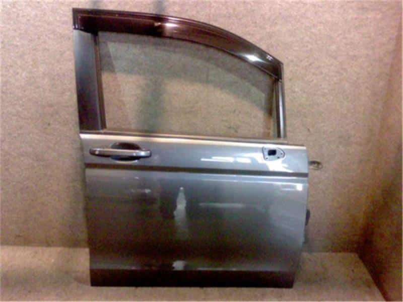 Front Right Door Assembly HONDA Step Wagon 2013 DBA-RK2 — photo 1