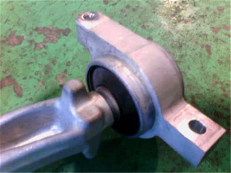 Front Left Lower Control Arm NISSAN Skyline Crossover 2012 DBA-J50 — photo 4