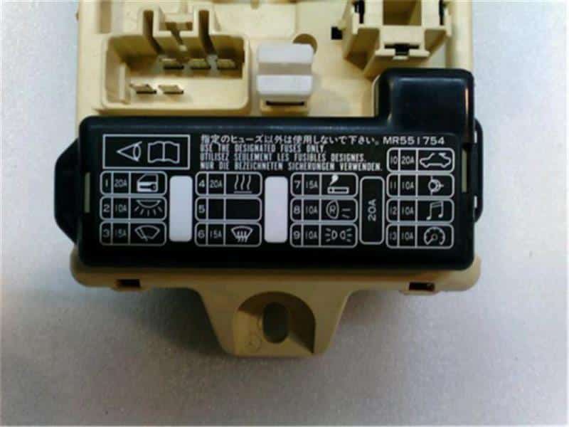 Fuse Box MITSUBISHI Minicab Truck 2002 GD-U62 — photo 2