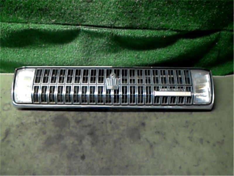 Radiator Grille TOYOTA Crown 1988 E-GS131 — photo 1