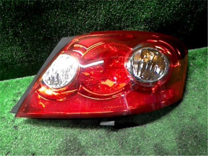 Right Tail Light TOYOTA Mark X 2004 DBA-GRX120 — photo 1