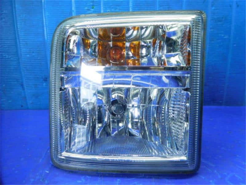 Right Fog Light SUBARU Lucra 2011 DBA-L465F 81510B2040 — photo 1