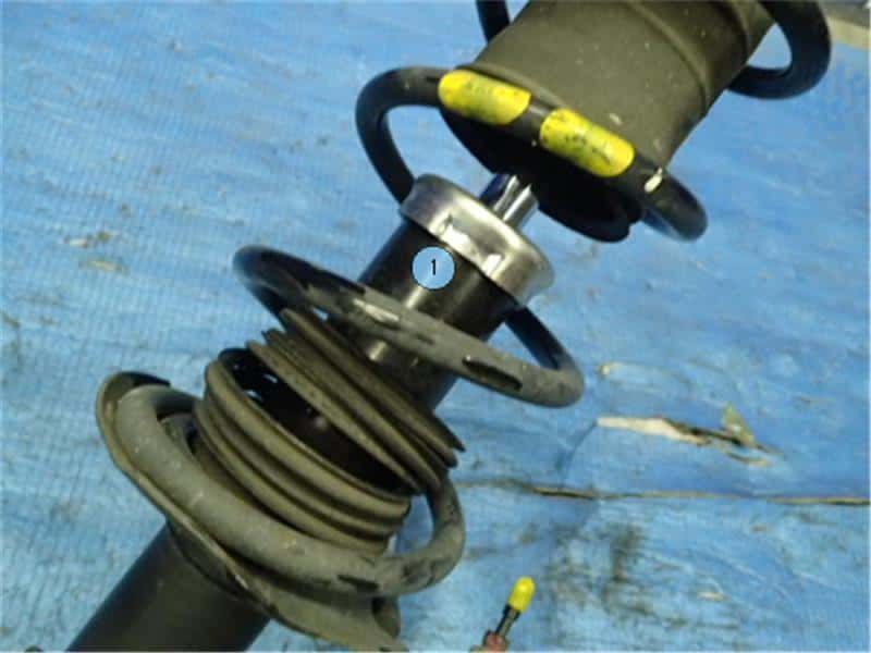 Front Left Strut Assembly NISSAN March 2010 DBA-K13 — photo 3