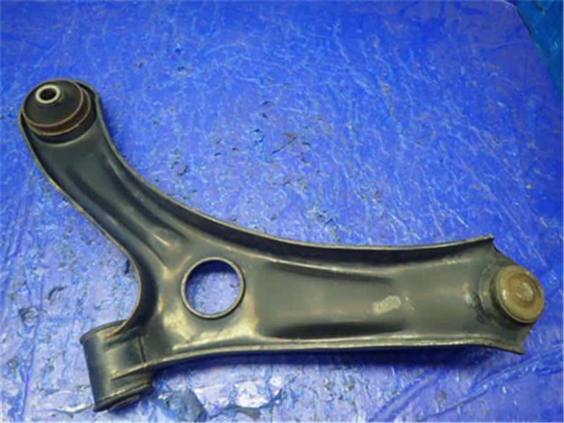 Front Right Lower Control Arm NISSAN Moco 2013 DBA-MG33 — photo 2