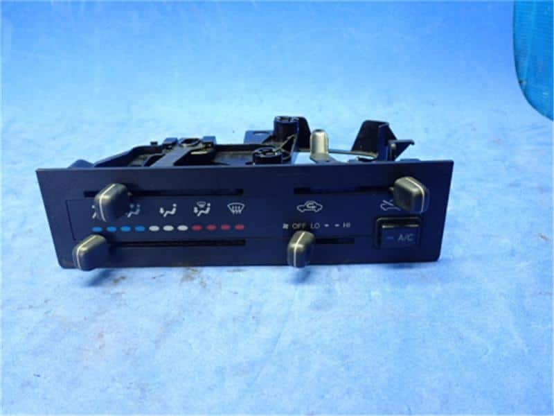 A/C & Heater Control panel HINO Dutro 2004 PB-XZU336M — photo 1