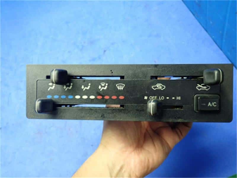 A/C & Heater Control panel HINO Dutro 2004 PB-XZU336M — photo 5