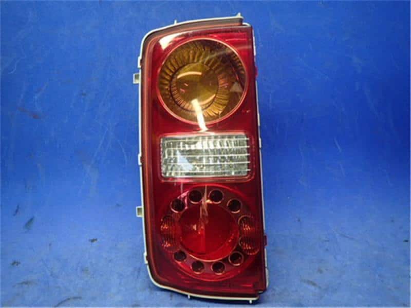 Left Tail Light NISSAN Elgrand 2004 CBA-NE51 — photo 1