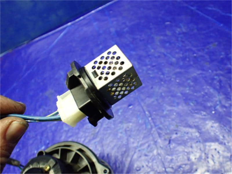 Blower Motor SUZUKI Jimny 2001 TA-JB23W 7415057M00 — photo 4