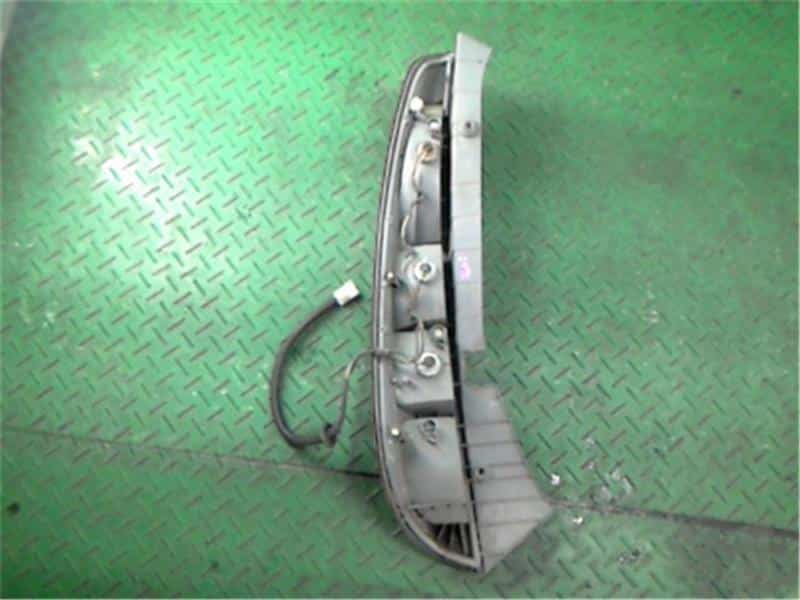 Right Tail Light HONDA Life 2005 CBA-JB5 — photo 2