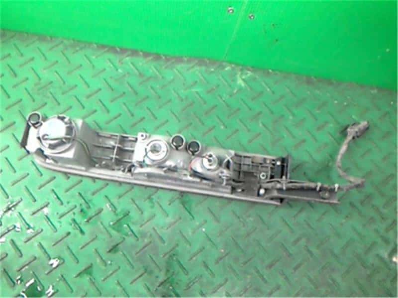 Right Tail Light NISSAN Cube 2007 DBA-YZ11 — photo 2