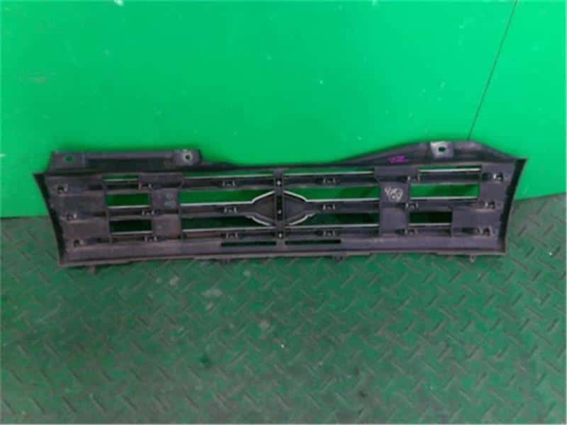 Radiator Grille SUZUKI Jimny 2002 TA-JB23W — photo 2