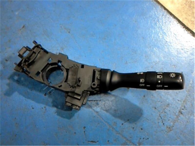 Switch TOYOTA vellfire 2012 DBA-ANH20 — photo 1