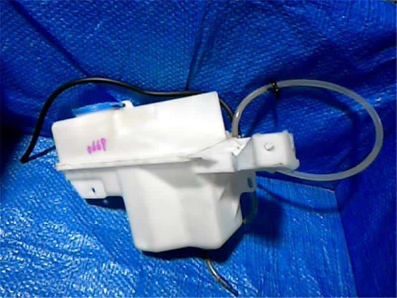 Windshield Washer Reservoir Tank SUZUKI Every 2013 ABA-DA64W — photo 2