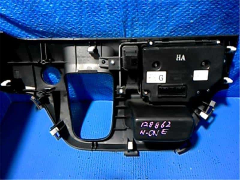 A/C & Heater Control panel HONDA N-one 2012 DBA-JG2 — photo 4