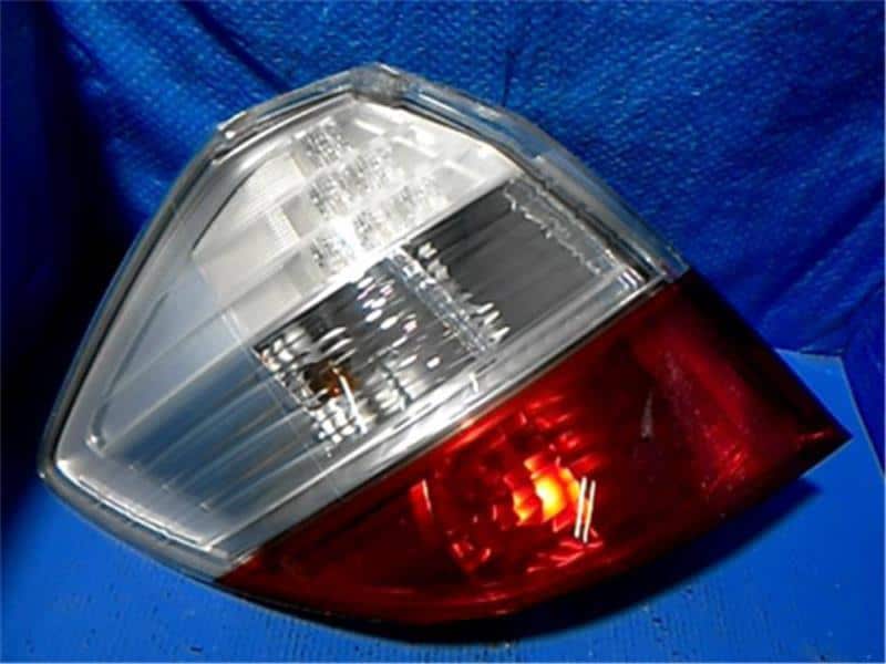 Left Tail Light HONDA Fit 2008 DBA-GE8 33550TF0J01 — photo 2