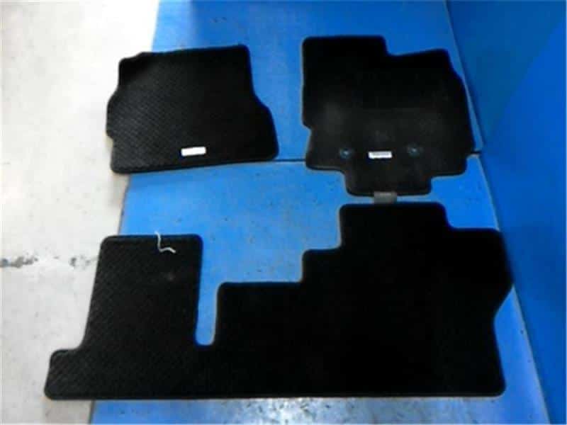 Floor Mat DAIHATSU Tanto 2020 6BA-LA650S — photo 1