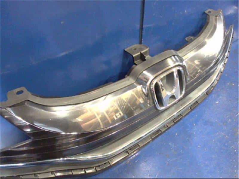 Radiator Grille HONDA Fit 2013 DAA-GP5 — photo 2
