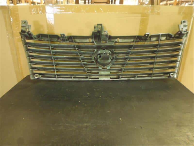 Radiator Grille NISSAN Elgrand 2002 UA-E51 — photo 2