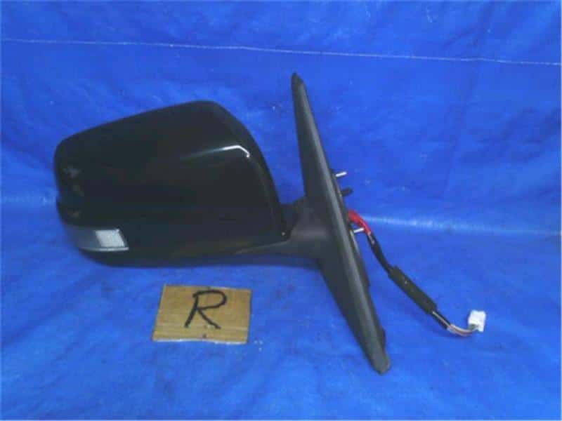 Right Side Door Mirror NISSAN Serena 2015 DAA-HFC26 — photo 1