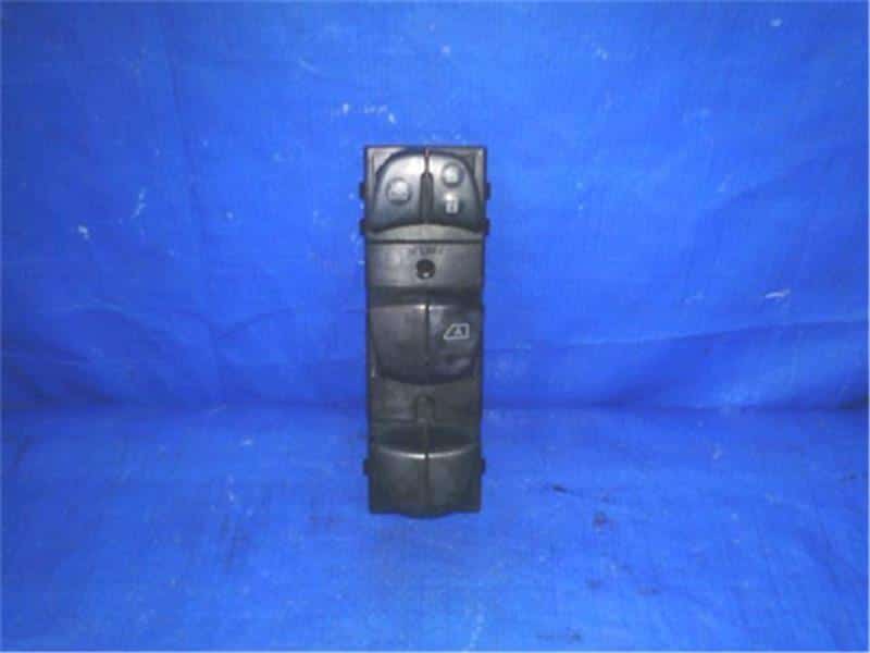 Power Window Switch NISSAN Serena 2010 DBA-C26 — photo 1