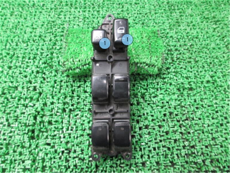 Power Window Switch TOYOTA Wish 2003 UA-ZNE10 — photo 1