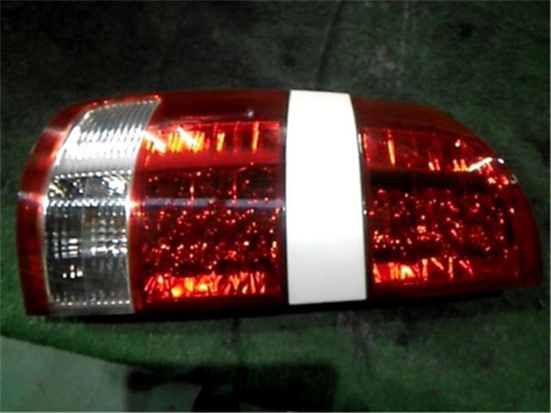 Left Tail Light TOYOTA Noah 2004 CBA-AZR60 — photo 1