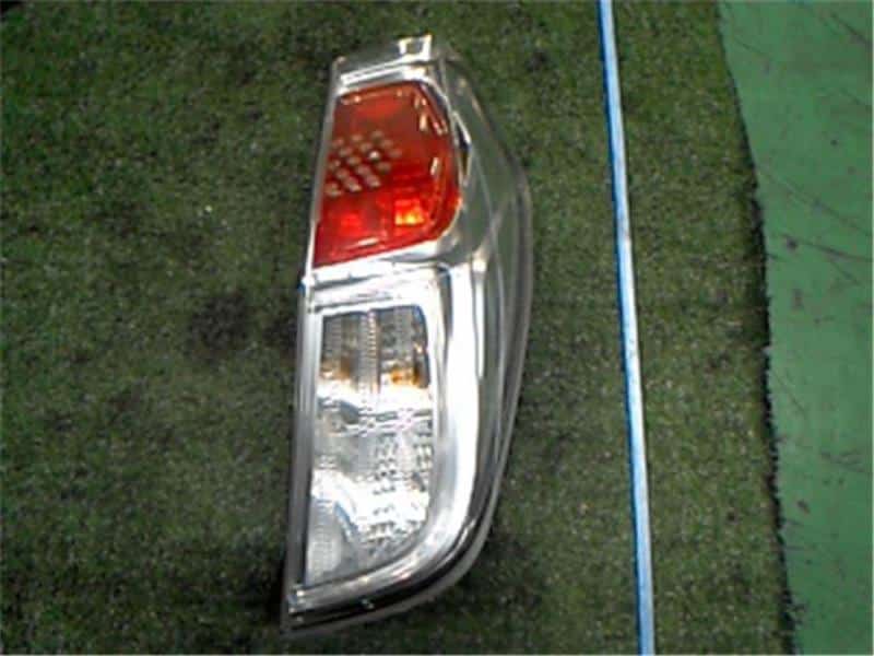 Right Tail Light NISSAN Roox 2016 DBA-B21 — photo 1
