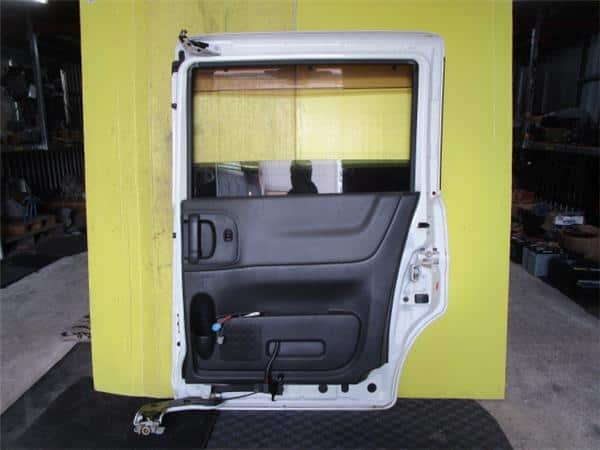 Rear Right Door Assembly NISSAN Serena 2006 DBA-C25 — photo 2