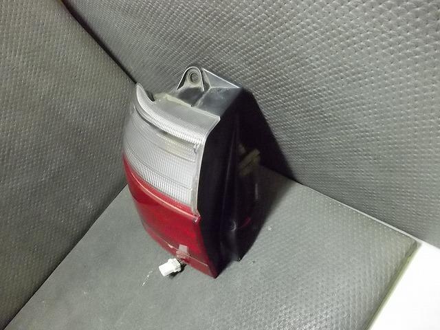 Left Tail Light NISSAN Avenir 1997 E-W10 — photo 4