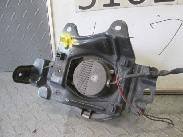 Right Fog Light DAIHATSU Move 1999 GF-L910S — photo 3