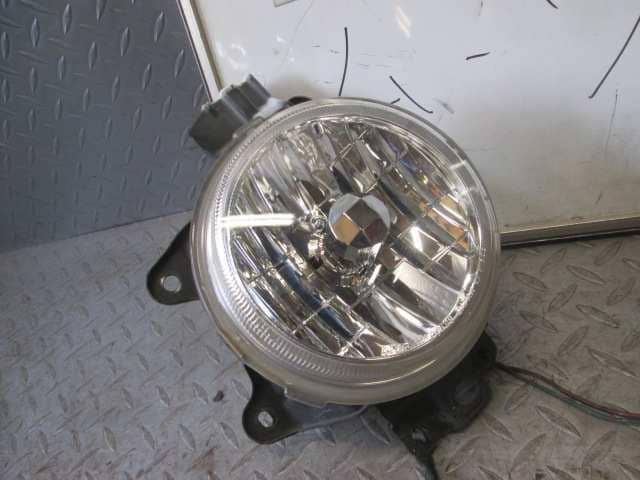 Right Fog Light DAIHATSU Move 1999 GF-L910S — photo 2