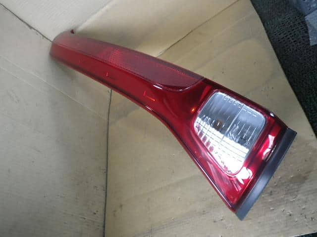 Left Tail Light NISSAN Serena 2005 CBA-NC25 — photo 1