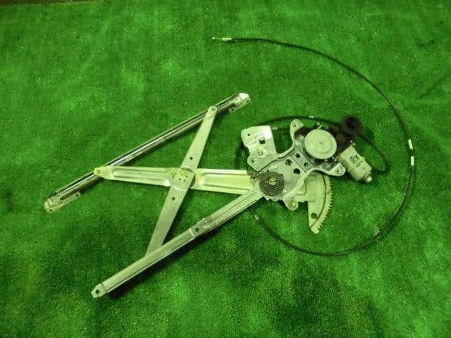 Rear Right Door Regulator TOYOTA Alphard 2002 UA-ANH10 — photo 2