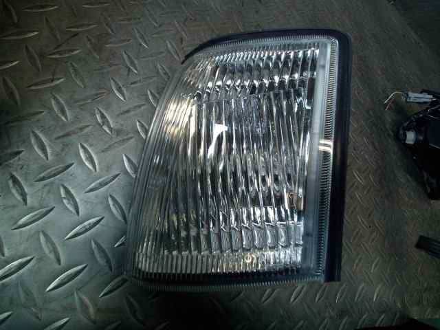 Left Side Marker Light TOYOTA Crown 1997 E-JZS153 — photo 2