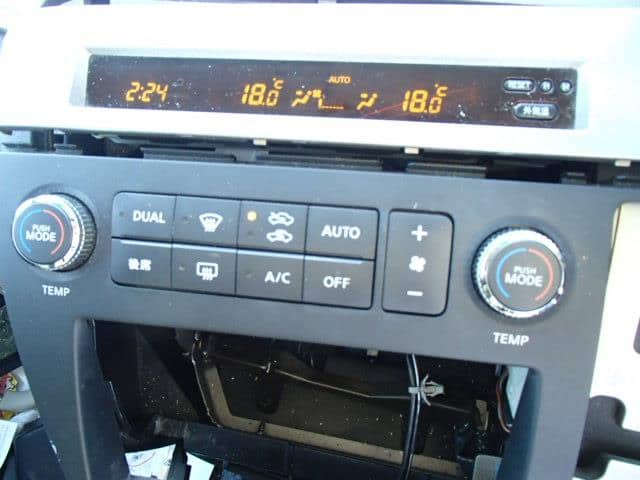 A/C Control Panel NISSAN Elgrand 2005 CBA-MNE51 — photo 1