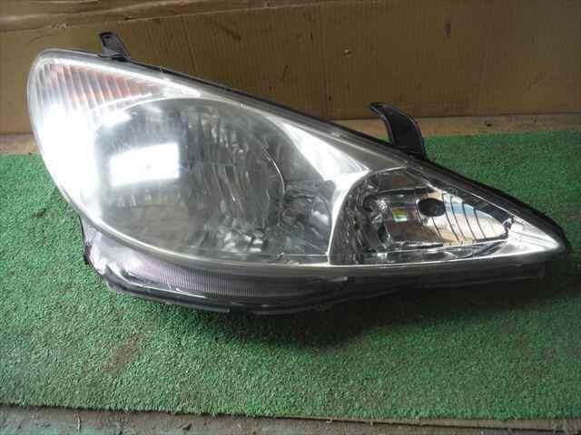 Right Headlight TOYOTA Estima 2000 GH-MCR40 — photo 2