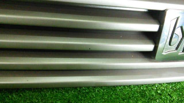 Radiator Grille TOYOTA bB 2002 UA-NCP30 — photo 3