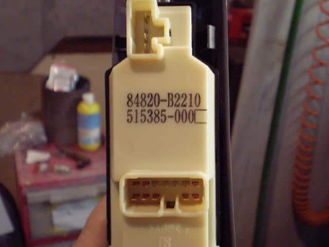 Power Window Switch DAIHATSU Move DBA-L175S — photo 3