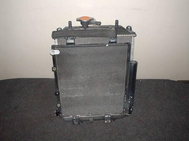 Radiator DAIHATSU Mira 2002 LA-L260S — photo 1