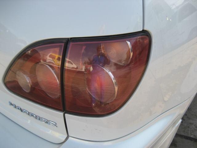 Right Tail Light TOYOTA Harrier 1998 GF-MCU15 — photo 1