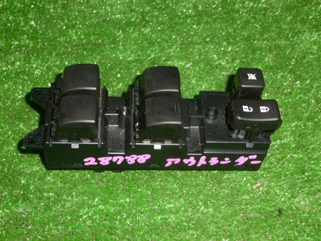 Power Window Switch MITSUBISHI Outlander 2013 DLA-GG2W — photo 1