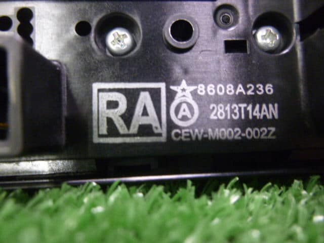 Power Window Switch MITSUBISHI Outlander 2013 DLA-GG2W — photo 3